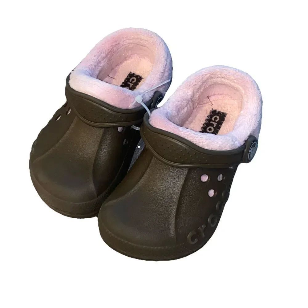 Brown crocs with pink fur lining Girls size 8/9 C